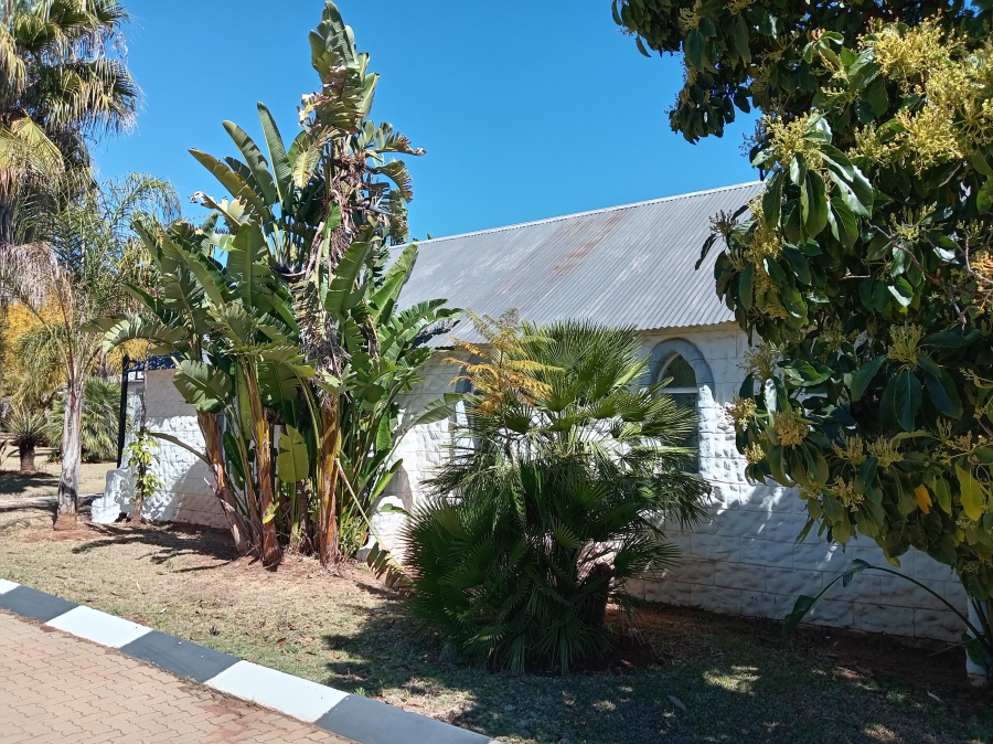 11 Bedroom Property for Sale in De Wildt North West